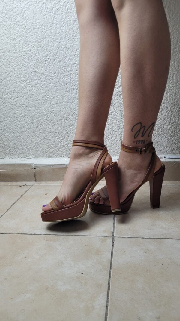 Sandalias de tacon cafe
