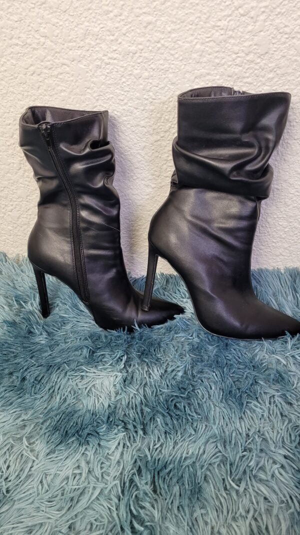 botas de tacon alto negras - Image 2