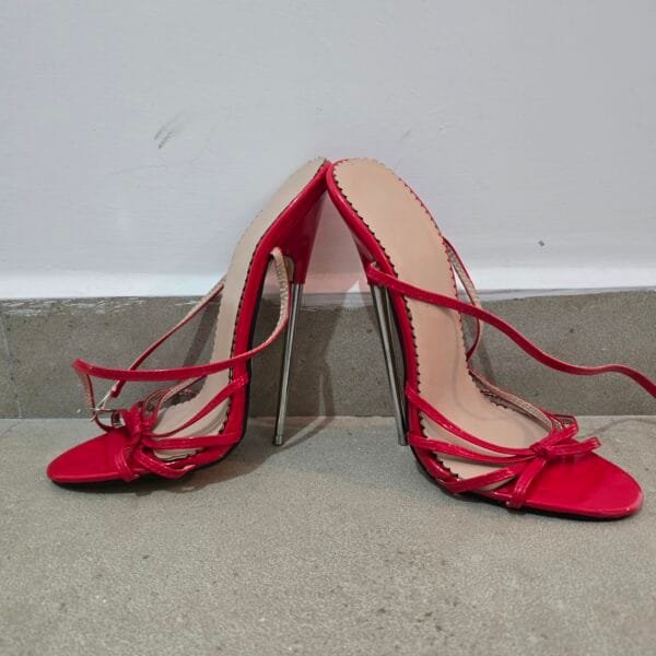 Tacones grandes stilleto rojos - Image 2