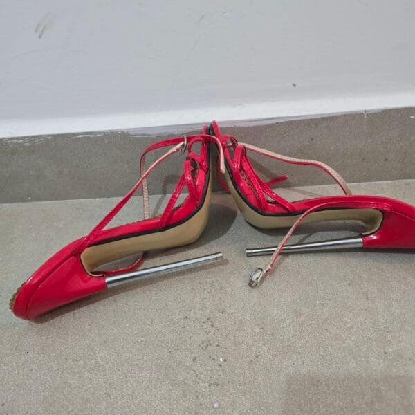 Tacones grandes stilleto rojos - Image 3