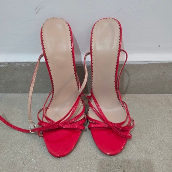 Tacones grandes stilleto rojos - Image 4